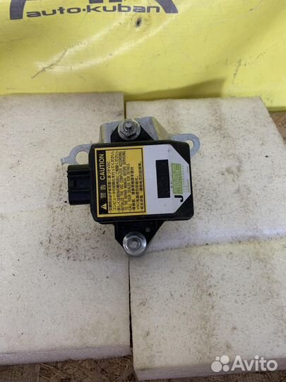 Датчик ускорения (ESP) toyota Rav4 курсовой устойч