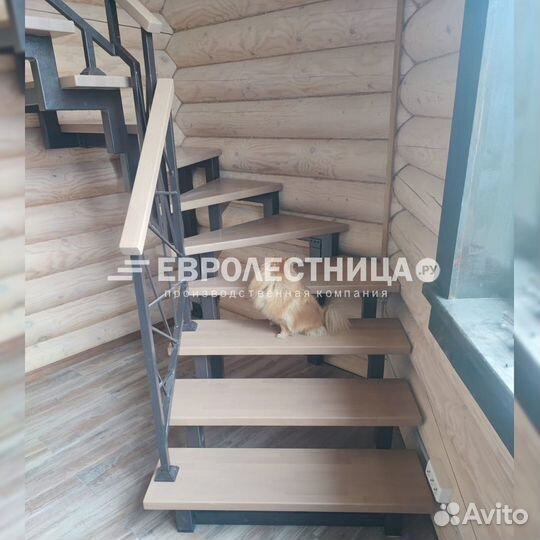 Лестница на второй этаж дома