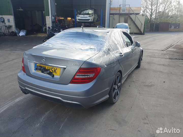 Разбор Mercedes W204 AMG C200