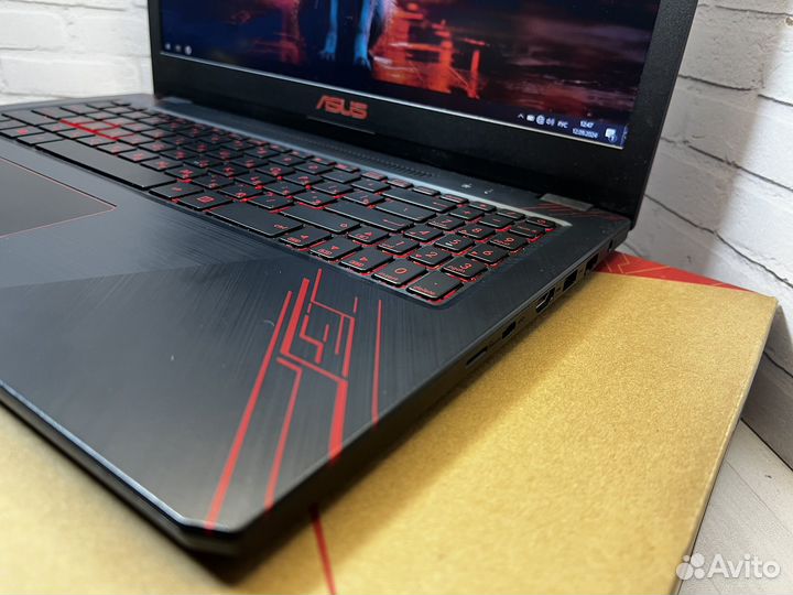 Игровой ноутубк Asus Core i5/12GB DDR4/GTX 1050