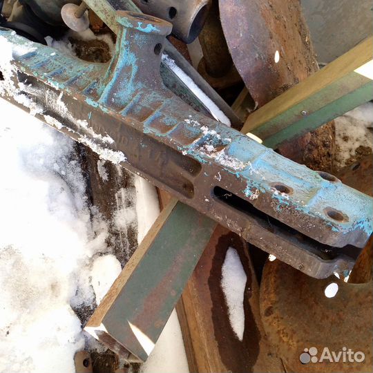 Чулок заднего моста и шестерня мтз