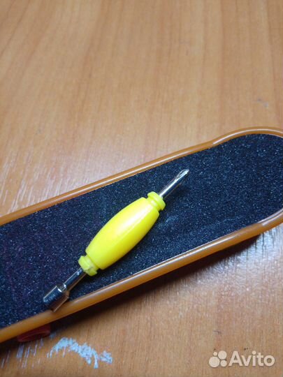 Пальчиковый скейт