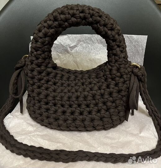 Вязаная сумочка из трикотажной пряжи коричневая