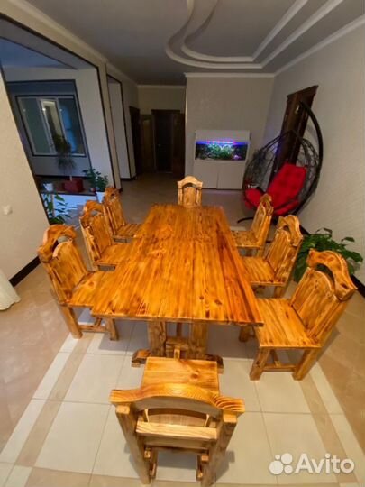 Стол обеденный