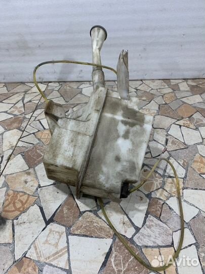 Бачок омывателя Nissan Teana J32