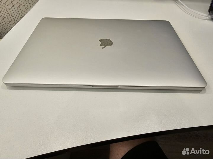 Apple MacBook Pro 16 2019 i9 2.3/64GB/1Tb/5500 4gb