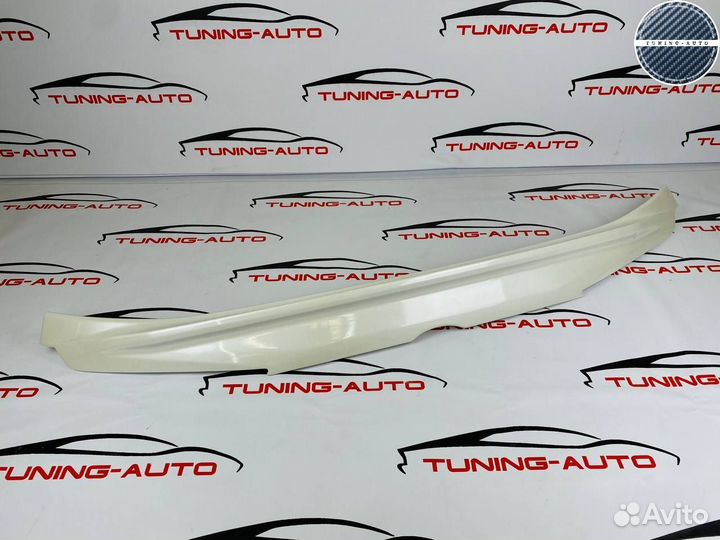 Спойлер под стекло Lexus LX570 Wald