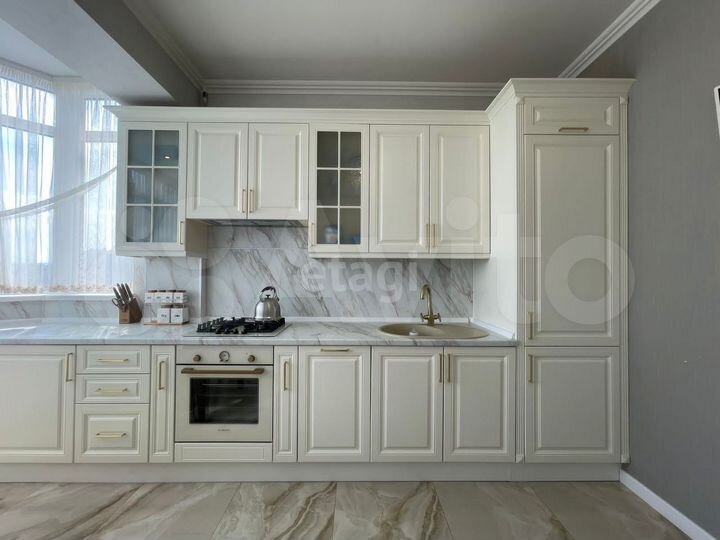 2-к. квартира, 77,7 м², 8/10 эт.