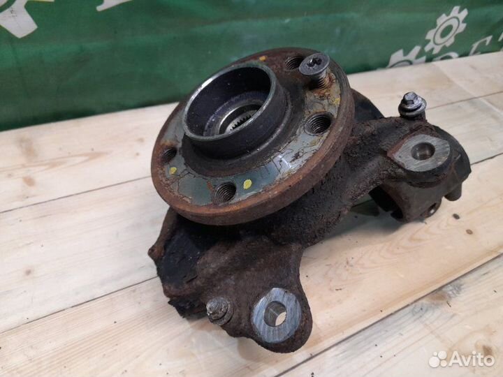 Кулак поворотный передний правый Volvo S60 2