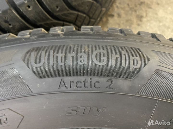 Goodyear Ultra Grip Ice Arctic 2 SUV 225/65 R17