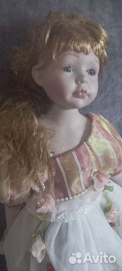 Кукла фарфоровая коллекционная