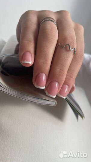 Педикюр, маникюр, наращивание ногтей