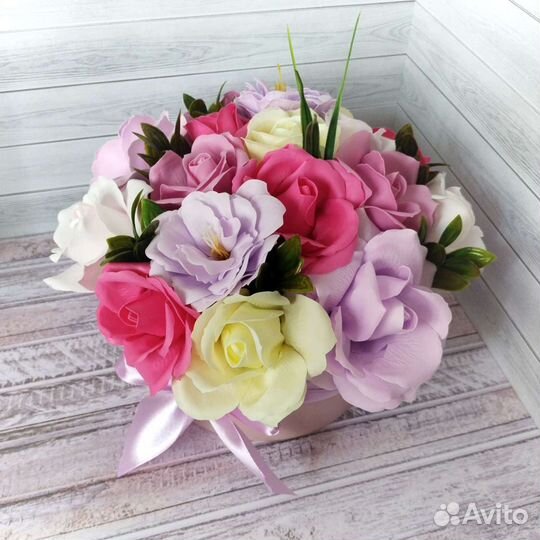 Цветы из мыла в шляпных коробках