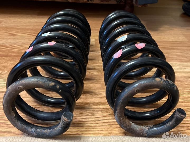 Пружина подвески задняя Suzuki Gr Vit III 2005-15