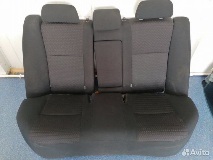 Сиденье заднее Toyota Corolla E150