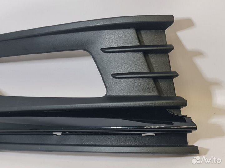 Решетка в бампер накладка птф передняя правая