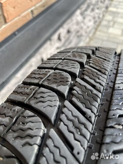 Michelin X-Ice 3 215/65 R17