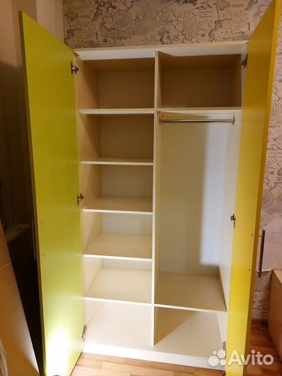 Мебель в детскую (комплект)