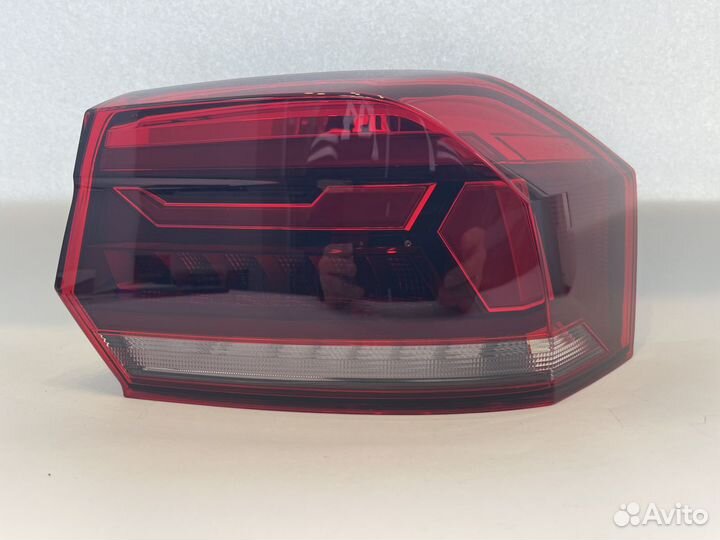 Новый Правый Внеш. Фонарь Volkswagen Polo 6 2020