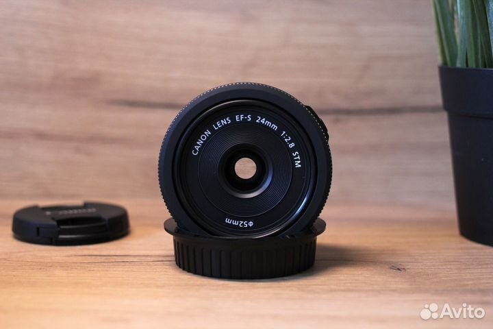 Canon EF-S 24mm f/2.8 STM новый