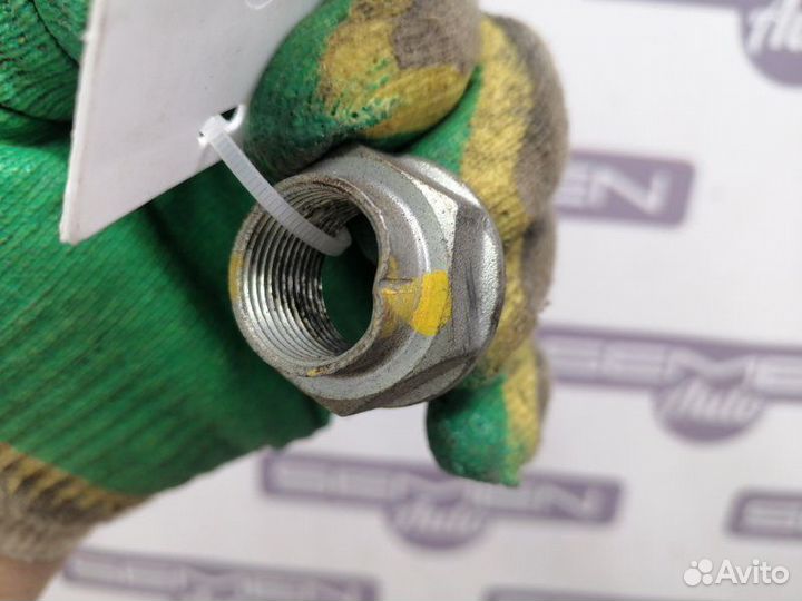 Гайка ступичная передняя Honda Civic FD1 FD3 FD7