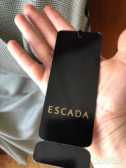 Продам новое платье Escada
