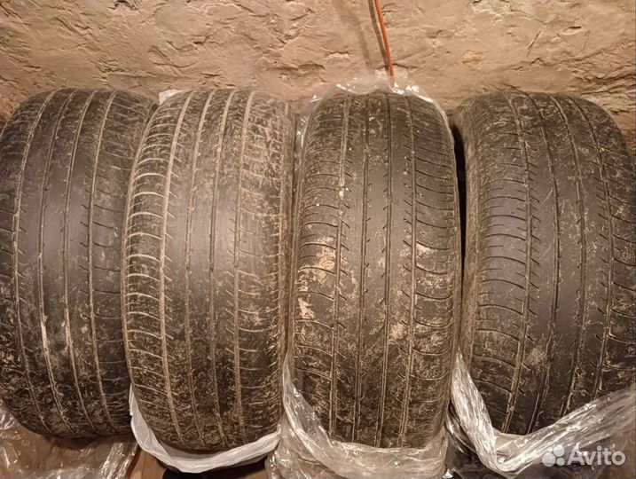 Yokohama YS208 215/55 R17 93V