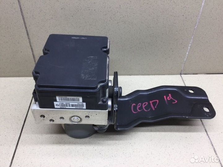 Блок ABS (насос) Kia Ceed универсал G4FC 2019