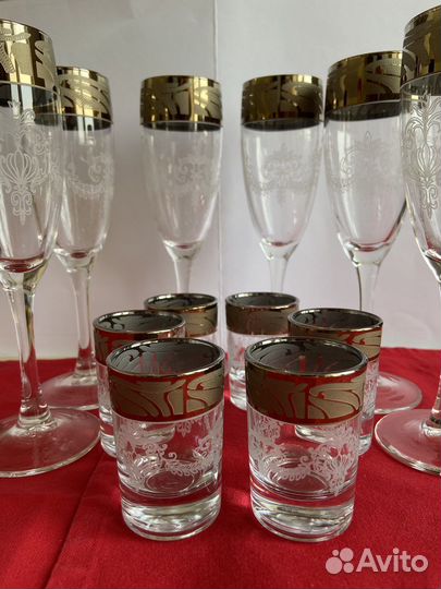 Набор бокалов и стопок