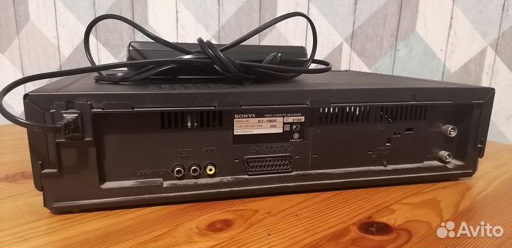 Видеомагнитофон Sony SLV-E580