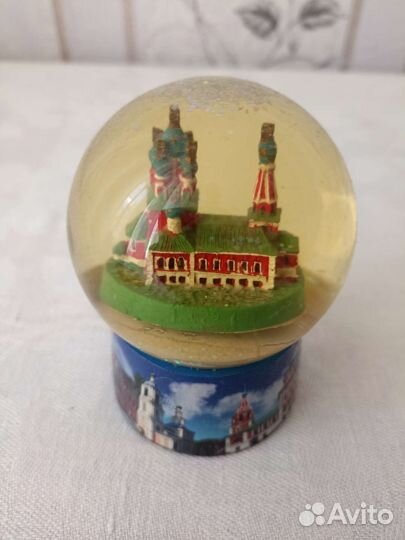Сувенир снежный шар