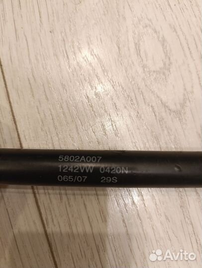 Амортизатор крышки багажника outlander