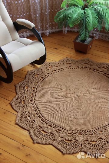 Вязанный ковёр ручной работы