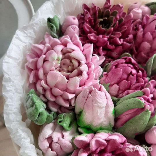 Подарочная коробка с зефирными цветами