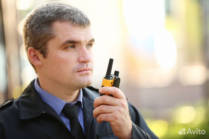 Охранник без лиц Вахта на склад с питанием