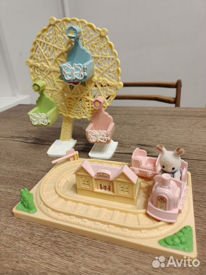Карусель и поезд Sylvanian families