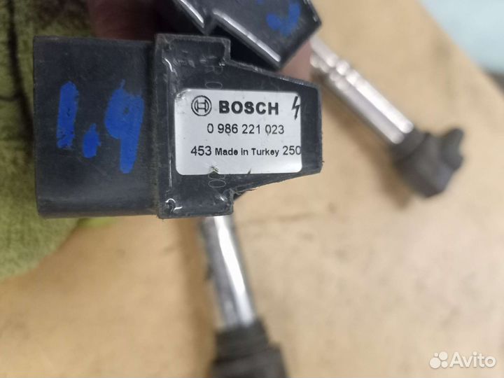 Катушка зажигания Volkswagen Golf 4 1,4