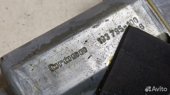 Стеклоподъемник электрический правый передний Mitsubishi Carisma