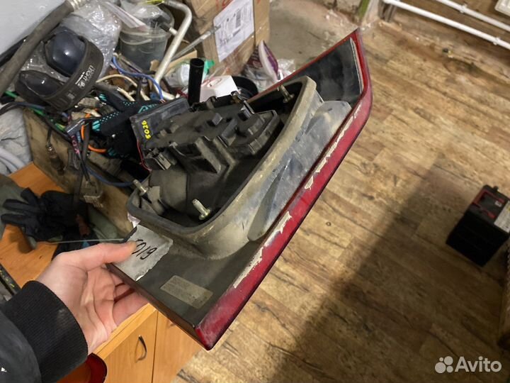 Фонарь задний левый внутренний Volvo 940 91-98гг