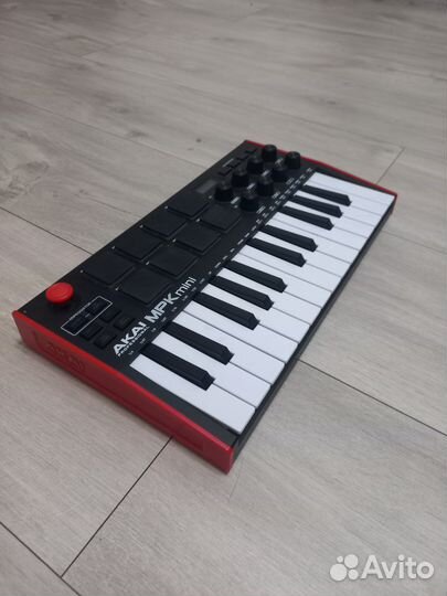 Синтезатор akai mpk mini mk3