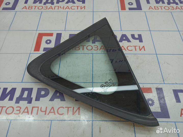 Стекло кузовное глухое правое Kia Soul 2 (PS) 8782