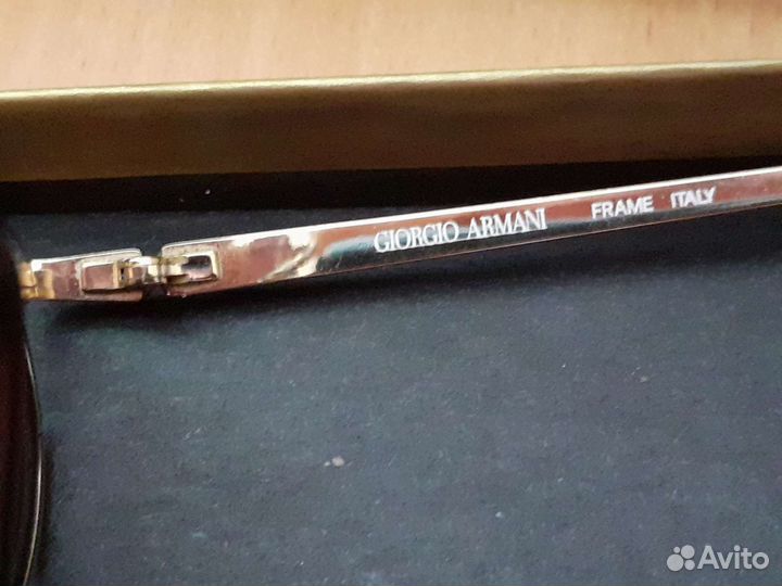 Солнцезащитные очки Giorgio Armani