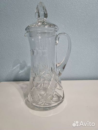 Хрустальный кувшин с крышкой