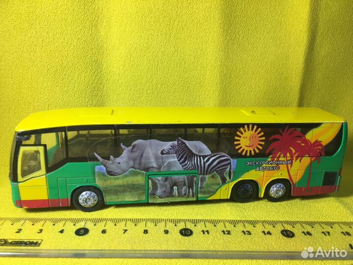 Экскурсионный автобус