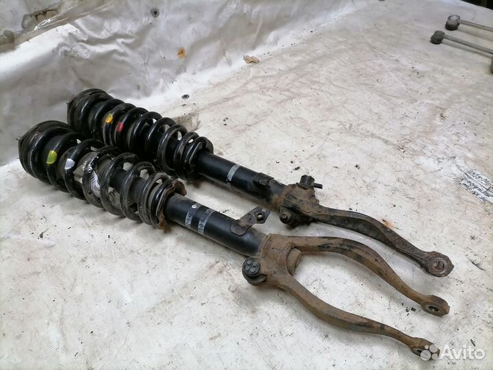 Стойка подвески (амортизатор) передняя правая Mazd