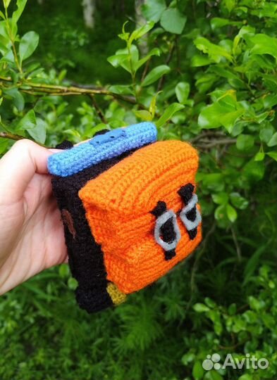 Вязаный динозавр