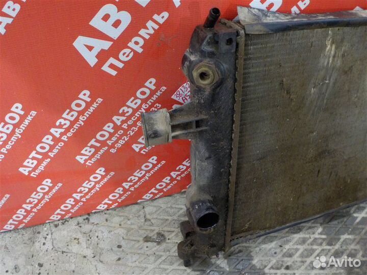 Радиатор охлаждения Opel Astra-H седан Z18XER 2008