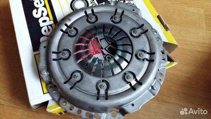 Новый, оригинальный комплект сцепления Opel Corsa