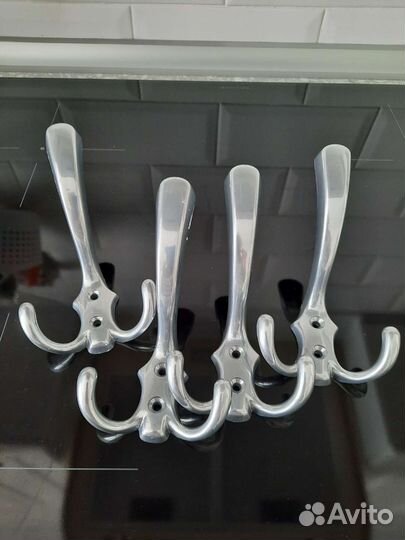 Крючок настенный