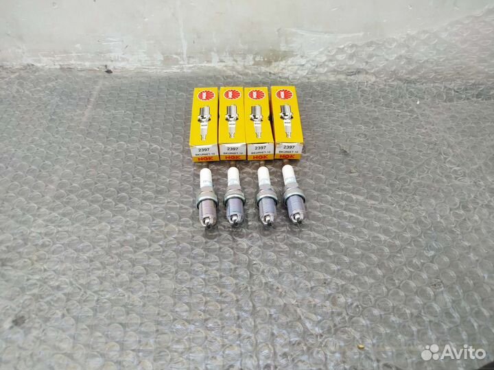 Свечи зажигания NGK 2397 bkur6ET-10